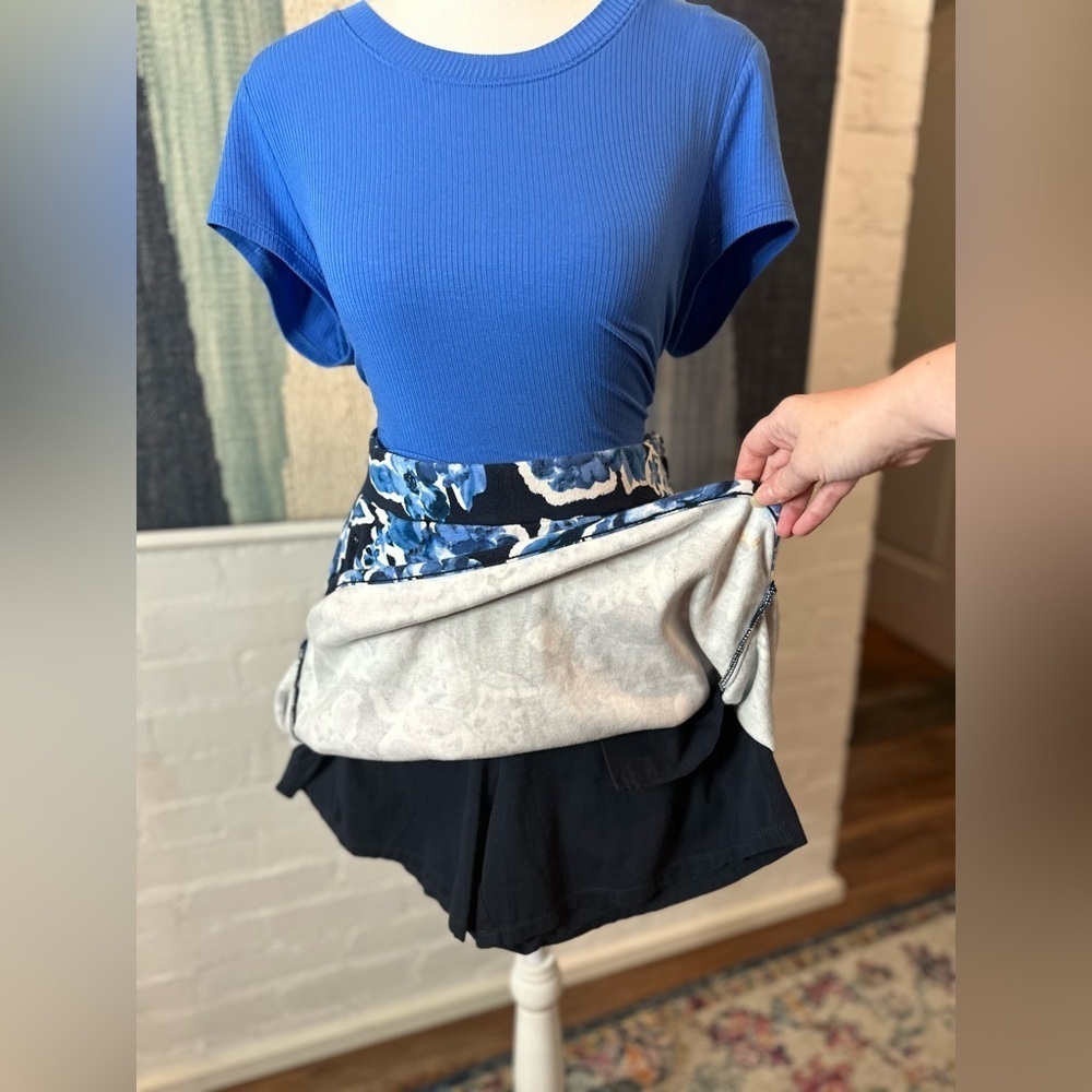 Jones New York Blue Floral Skirt with Bike Shorts/Skort - Picture 6 of 6